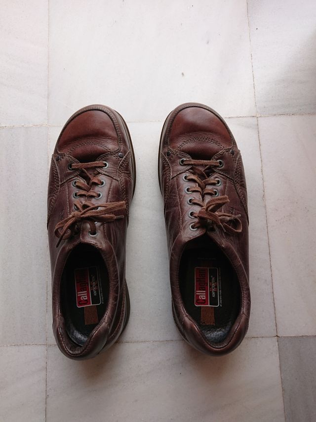Zapatos Callaghan.
