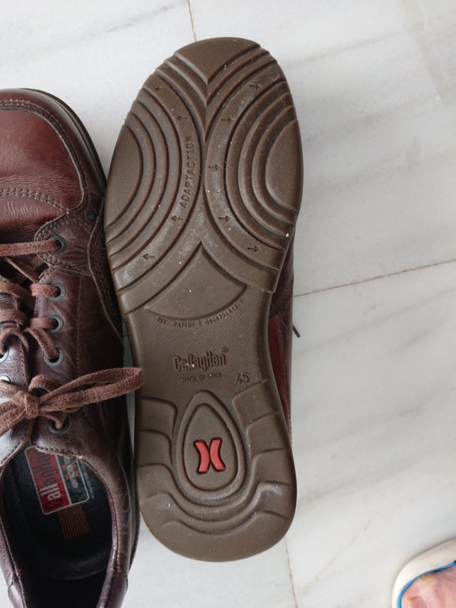 Zapatos Callaghan.