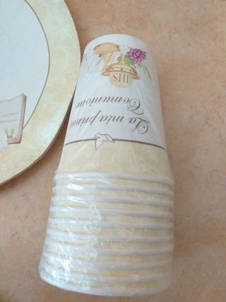 piatti, bicchieri e tovaglioli carta comunione 