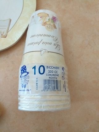 piatti, bicchieri e tovaglioli carta comunione 