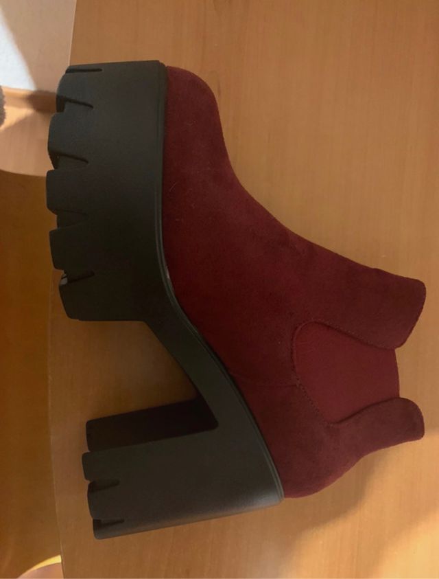 Botines granates de tacón