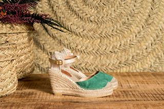 2 pares Alpargatas colores rojo y verde