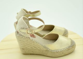 2 pares Alpargatas colores rojo y verde