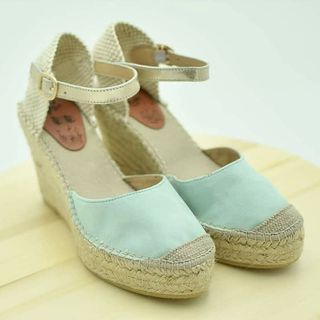 2 pares Alpargatas colores rojo y verde