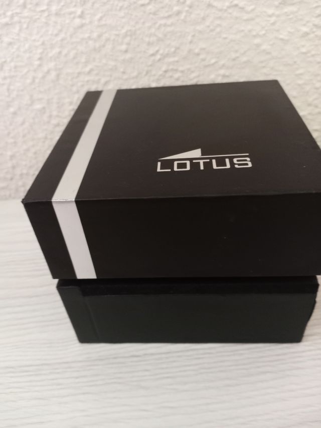 Reloj Lotus