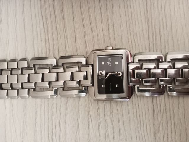 Reloj Lotus
