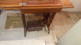 Máquina de coser antigua