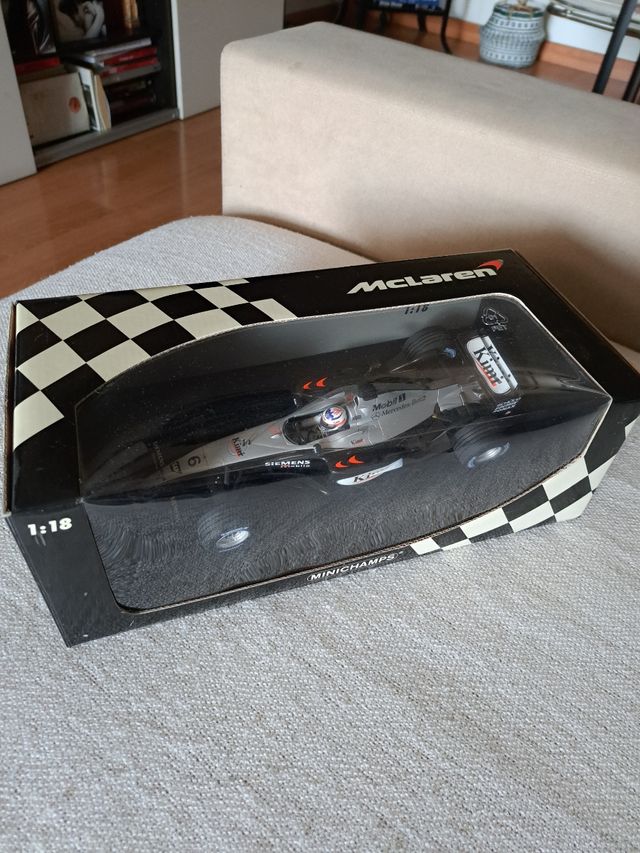 Minichamps McLaren Mercedes MP4-18 Kimi Raikkonen