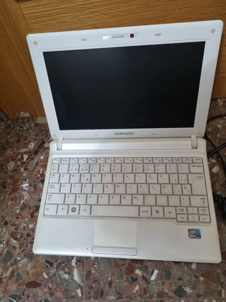 NOTEBOOK SAMSUNG  BLANCO. Súper chulo.