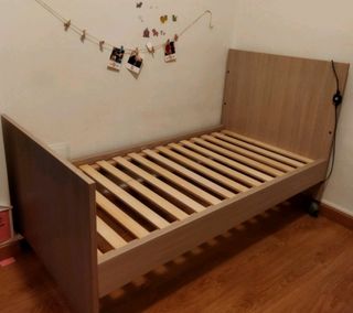 Cama/ cuna convertible 140 largo. 70 ancho
