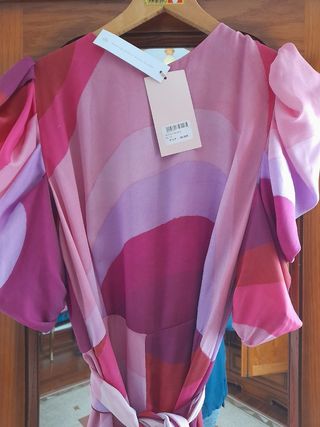 vestido nuevo con etiqueta
