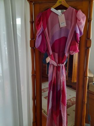 vestido nuevo con etiqueta