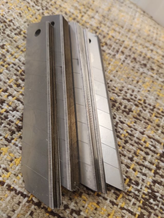 50 lame nuove Dispongo di 150 uni