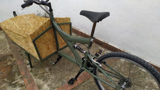 Bicicleta de carga artesanal