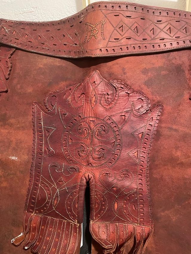 Sajón de doma vaquera piel de ternera altura 1,90