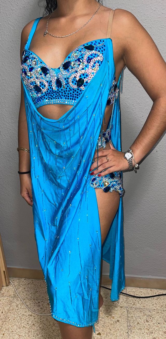 Vestido latinos con pedreria