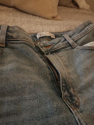 Pantalón vaquero flare Zara talla 38