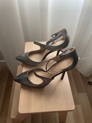 Zapatos tacón pico Zara