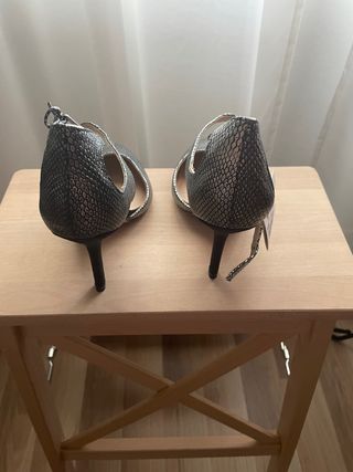 Zapatos tacón pico Zara