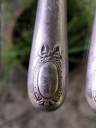 Juego de 6 cuchillos de postre franceses.