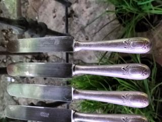 Juego de 6 cuchillos de postre franceses.