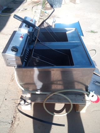 Hostelería plancha, freidora, caja registradora