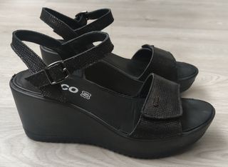 Cuñas negras talla 37