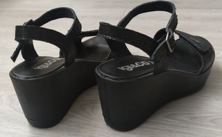 Cuñas negras talla 37
