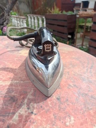 Antigua plancha eléctrica. Solac. Modelo 623/D