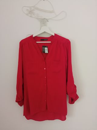 Blusa roja sin estrenar
