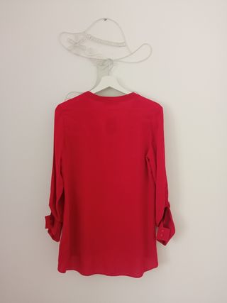Blusa roja sin estrenar