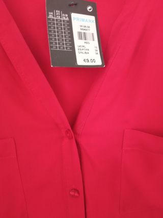 Blusa roja sin estrenar
