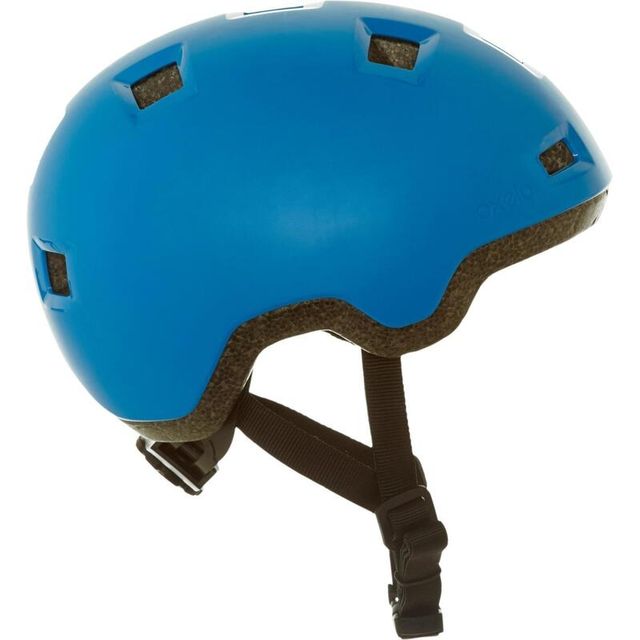 casco, rodilleras, cordera y muñequera de decathlo