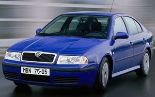 Espejo retrovisor derecho Skoda Octavia.