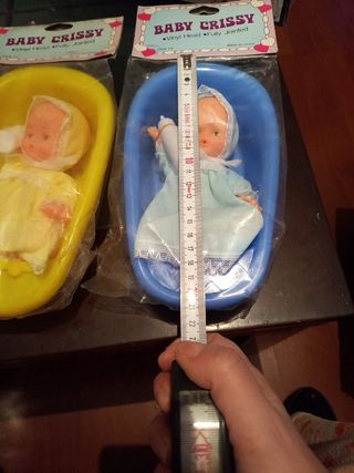 bebe con bañera y biberon C17