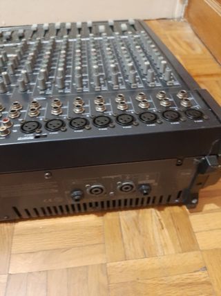 Equipo de sonido completo. Mesa de mezcla Yamaha +