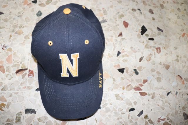 Cappellino Navy nuovo mai usato