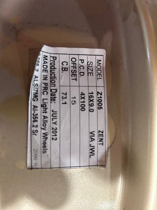 Llantas 16" 4x100 sin estrenar y con tapas de buje