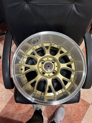 Llantas 16" 4x100 sin estrenar y con tapas de buje