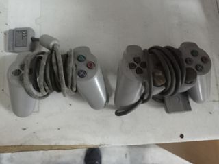 vendo 2 mandos de la play steison 1