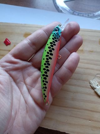 Señuelos pintados a mano