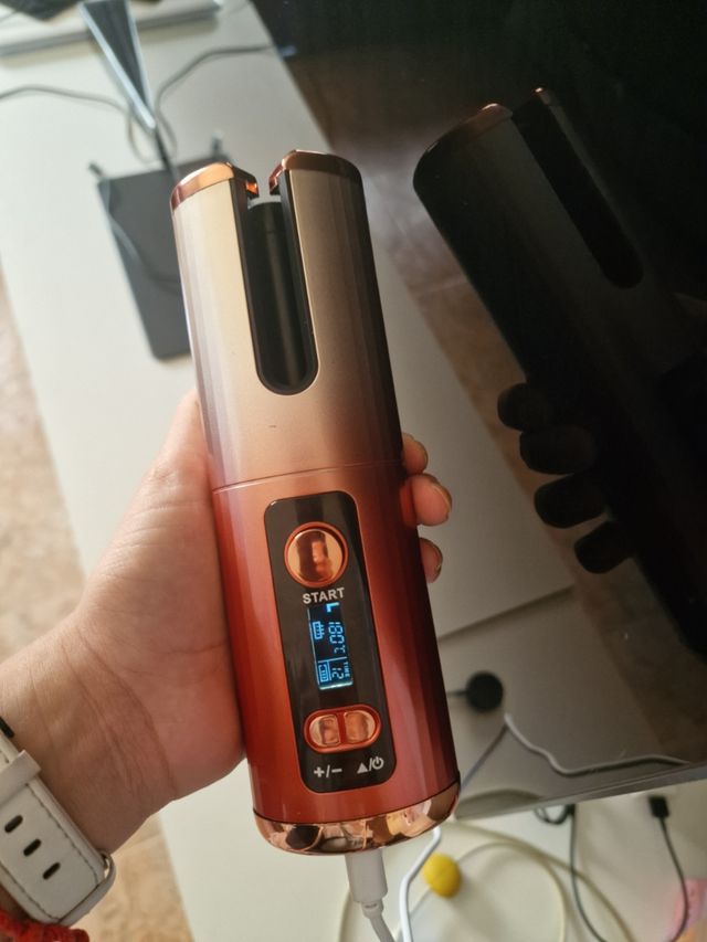 Rizador de pelo automático e inalámbrico