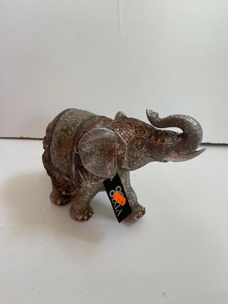 Elefante de resina dorado