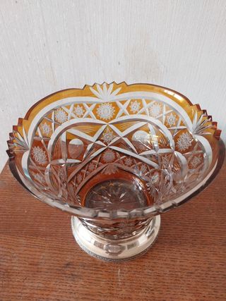 Centro de mesa de cristal y plata