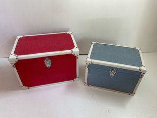 2 bauli imbottiti vintage rossi e blu