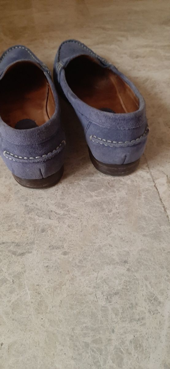 Zapatos mocasines de piel vuelta