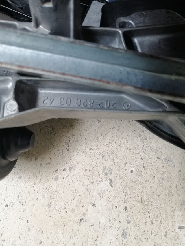 Motor y brazo del limpia Mercedes 202 