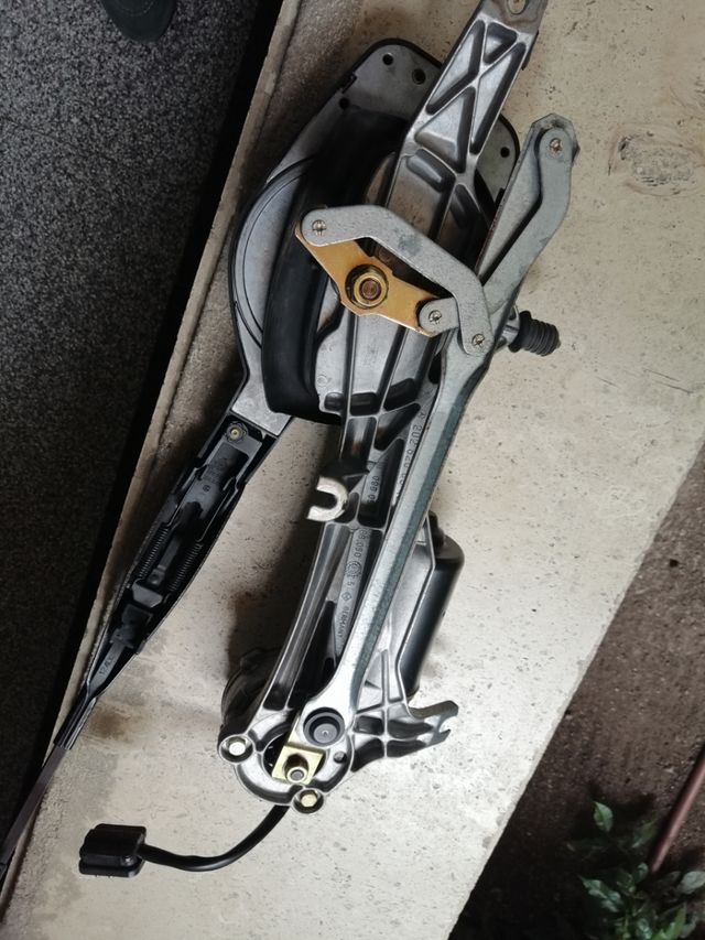 Motor y brazo del limpia Mercedes 202 