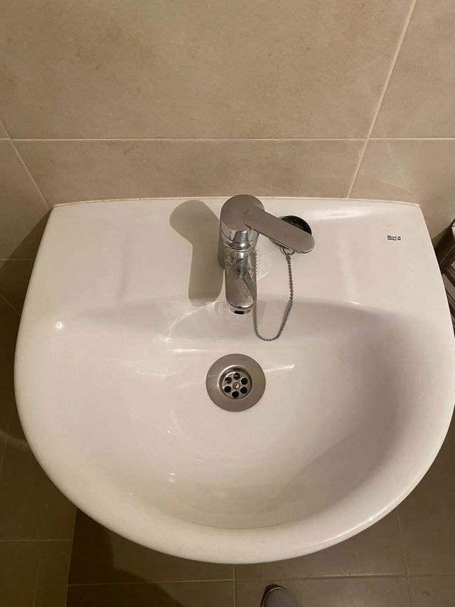 Nuovo lavabo semicolonna Roca