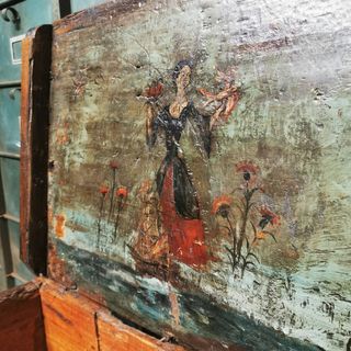 baúl antiguo. pintura.